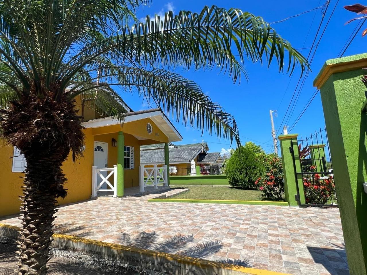 Reddie Vacation Homes Windsor  Exterior photo