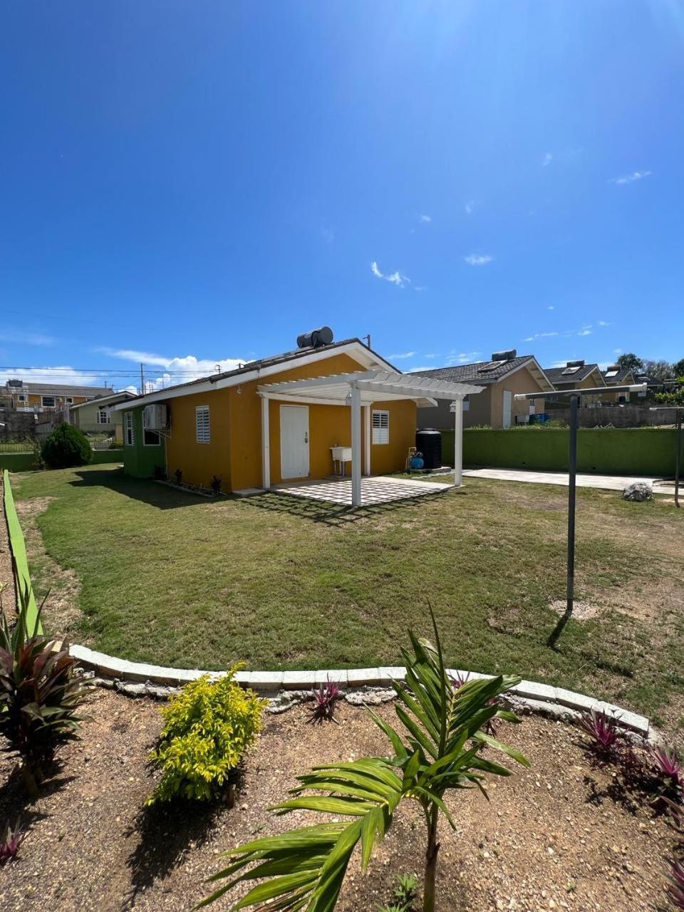 Reddie Vacation Homes Windsor  Exterior photo